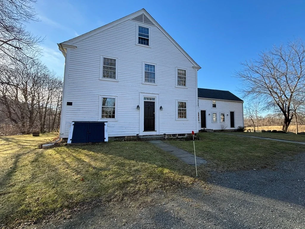 1 bed, 1 bath apartment for rent at 180 Conant St Unit 2, Danvers
