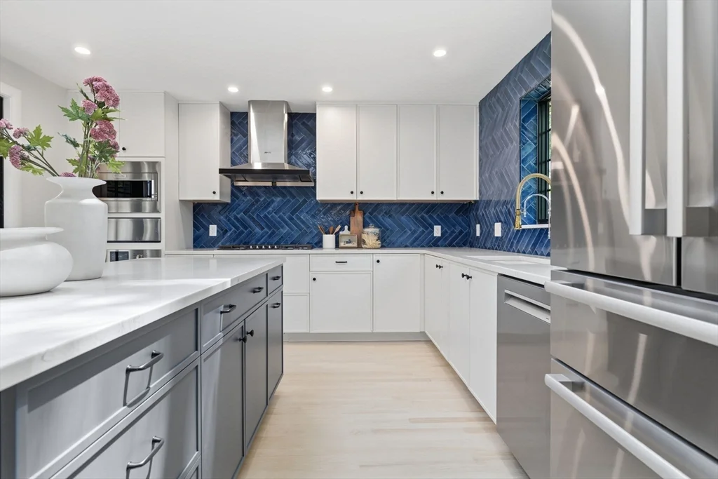 4 bed, 3 bath apartment for rent at 180 Eliot St, Chestnut Hill — photo 17 of 38