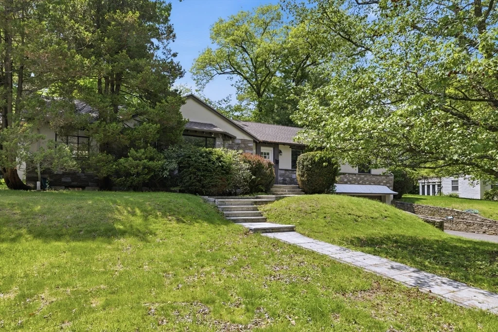 4 bed, 3 bath apartment for rent at 180 Eliot St, Chestnut Hill — photo 35 of 38