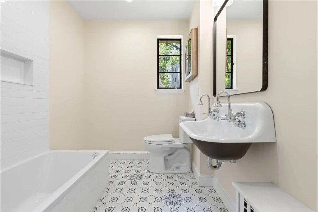 4 bed, 3 bath apartment for rent at 180 Eliot St, Chestnut Hill — photo 31 of 38