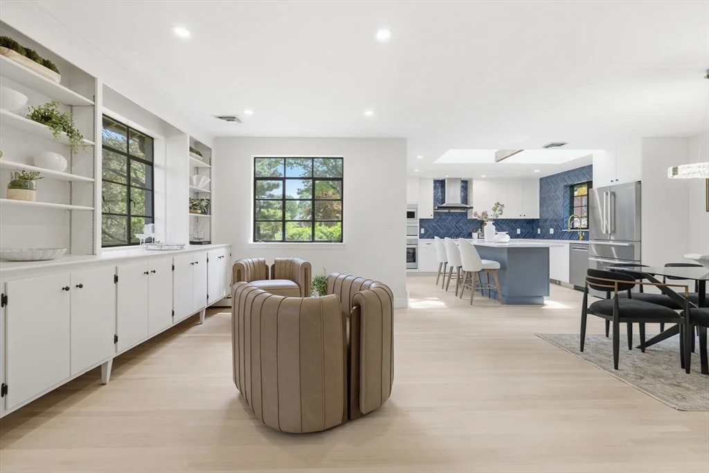 4 bed, 3 bath apartment for rent at 180 Eliot St, Chestnut Hill — photo 10 of 38
