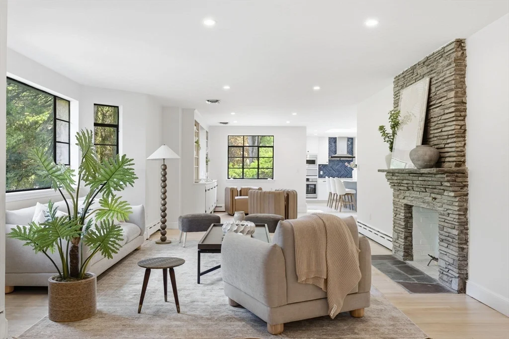 4 bed, 3 bath apartment for rent at 180 Eliot St, Chestnut Hill — photo 4 of 38
