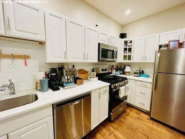 1 bed, 1 bath apartment for rent at 180 Endicott St Unit 1, North End — photo 3 of 9
