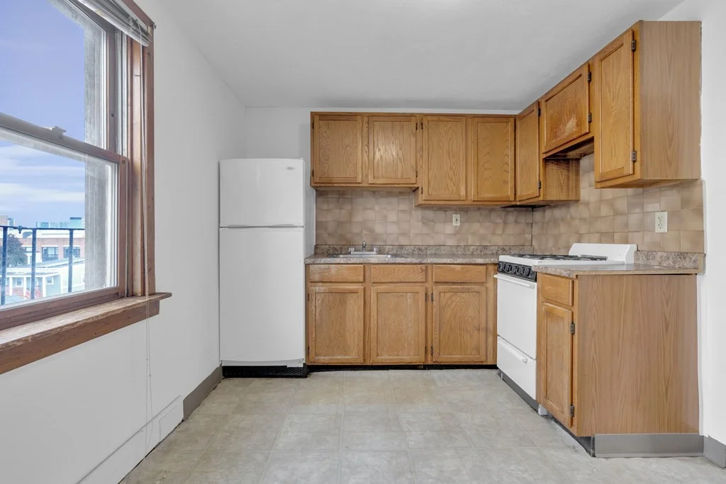 1 bed, 1 bath apartment for rent at 180 F St Unit 3, South Boston