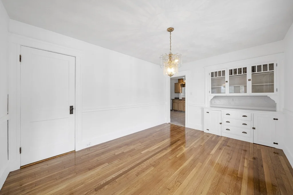 3 bed, 1 bath apartment for rent at 180 Faneuil St Unit 2, Brighton — photo 3 of 21