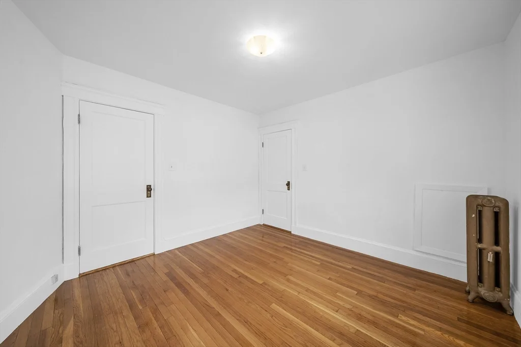3 bed, 1 bath apartment for rent at 180 Faneuil St Unit 2, Brighton — photo 11 of 21