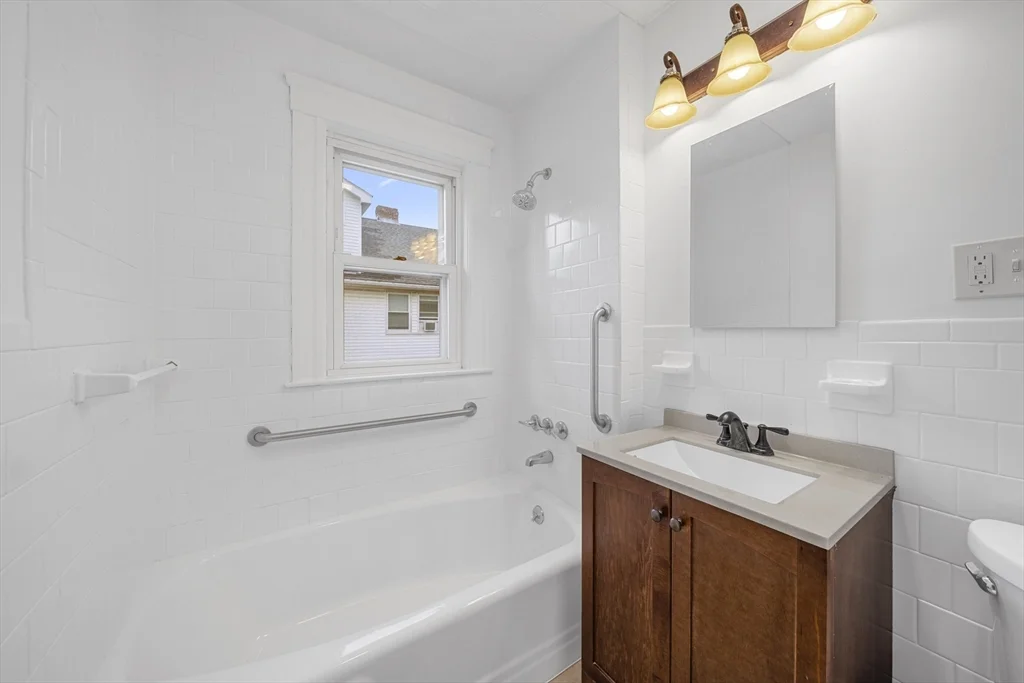 3 bed, 1 bath apartment for rent at 180 Faneuil St Unit 2, Brighton — photo 7 of 21