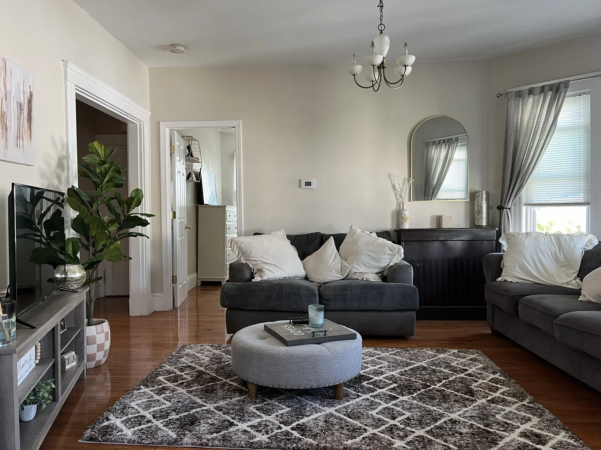3 bed, 1 bath apartment for rent at 180 Fellsway West Unit 3, Glenwood — photo 4 of 11