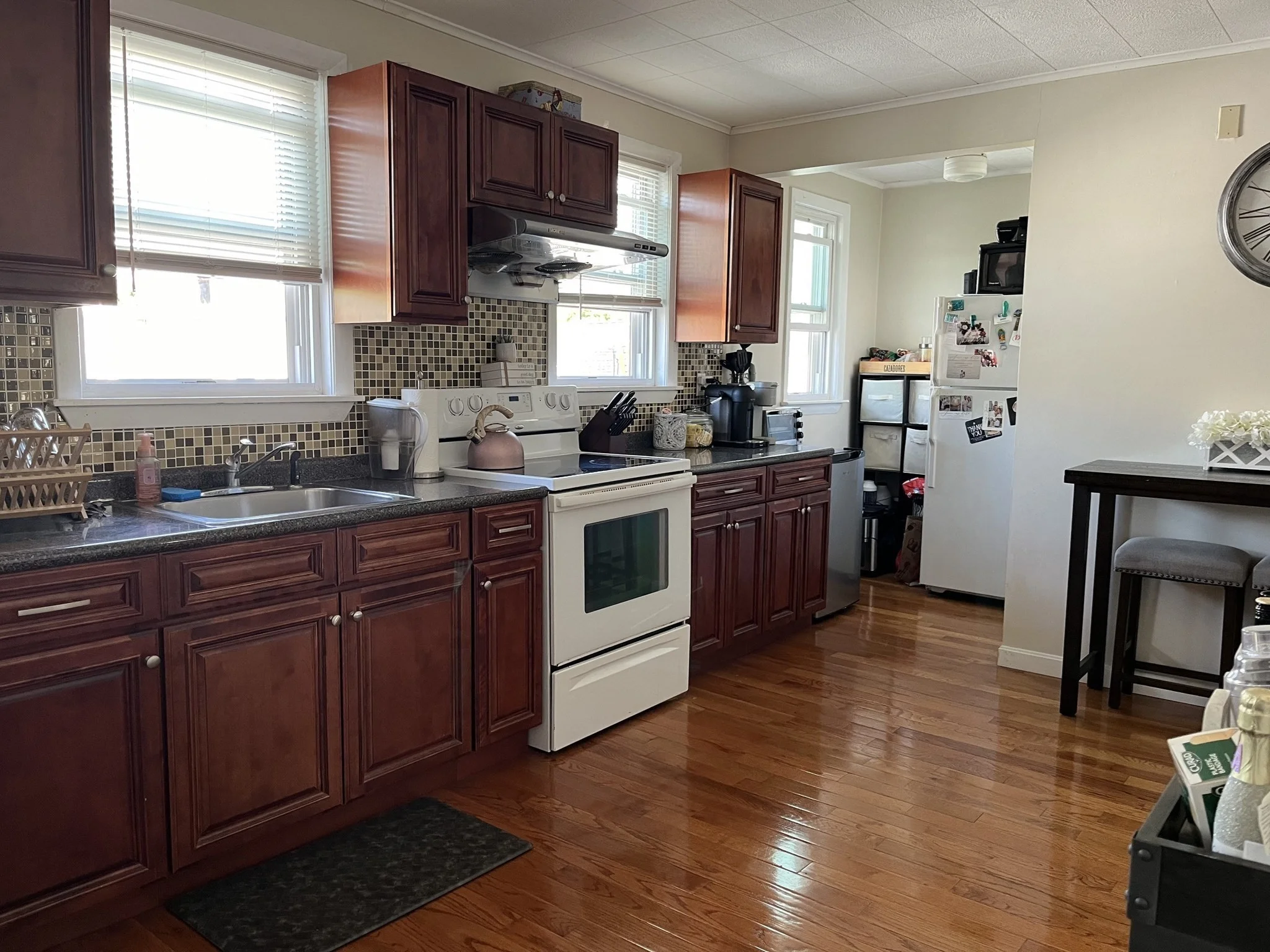 3 bed, 1 bath apartment for rent at 180 Fellsway West Unit 3, Glenwood — photo 3 of 11