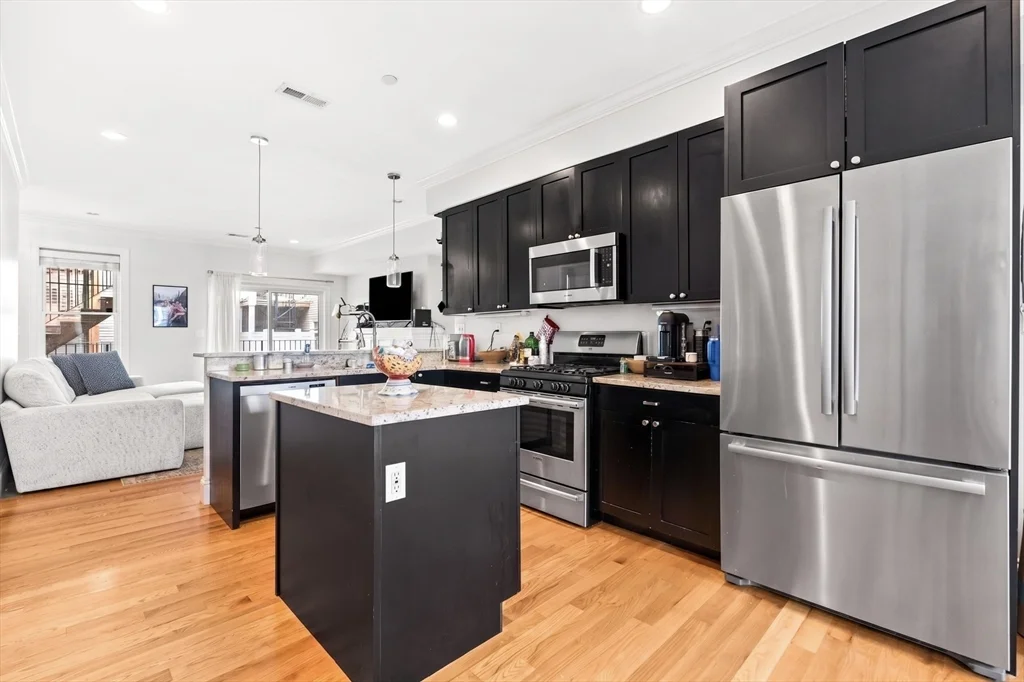2 bed, 1 bath apartment for rent at 180 Gold St Unit 3, South Boston — photo 7 of 18