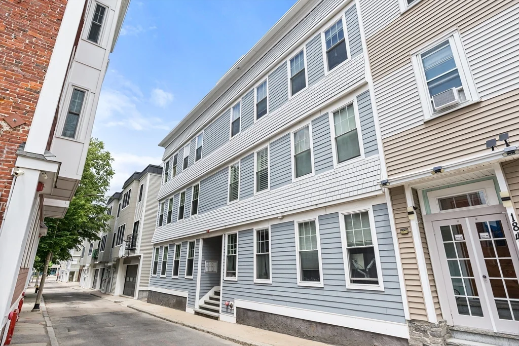 2 bed, 1 bath apartment for rent at 180 Gold St Unit 3, South Boston — photo 16 of 18