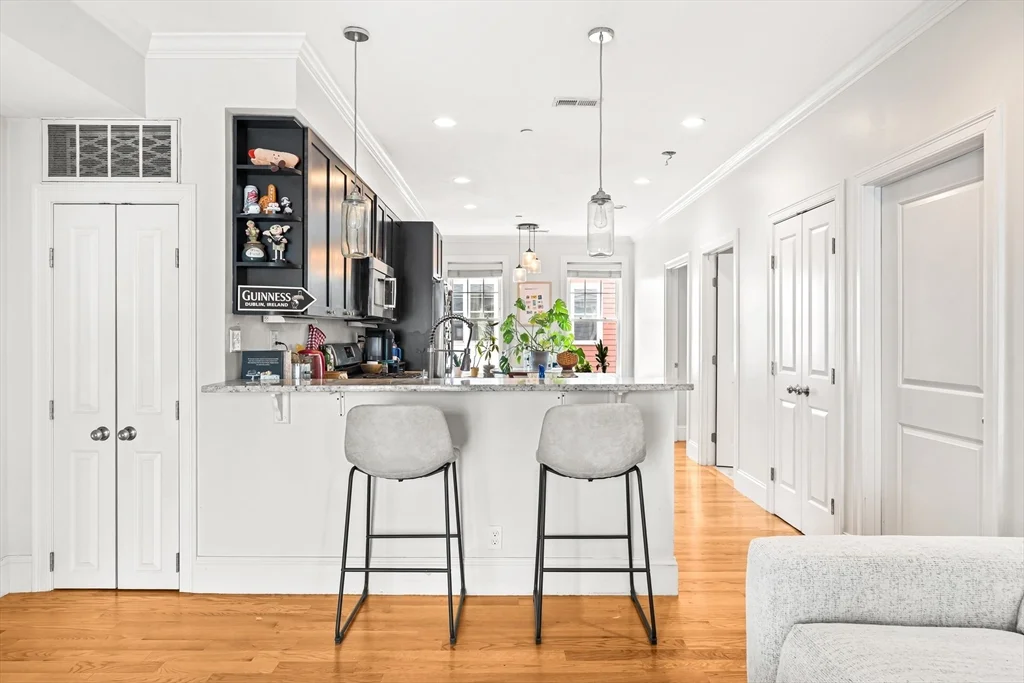 2 bed, 1 bath apartment for rent at 180 Gold St Unit 3, South Boston — photo 5 of 18