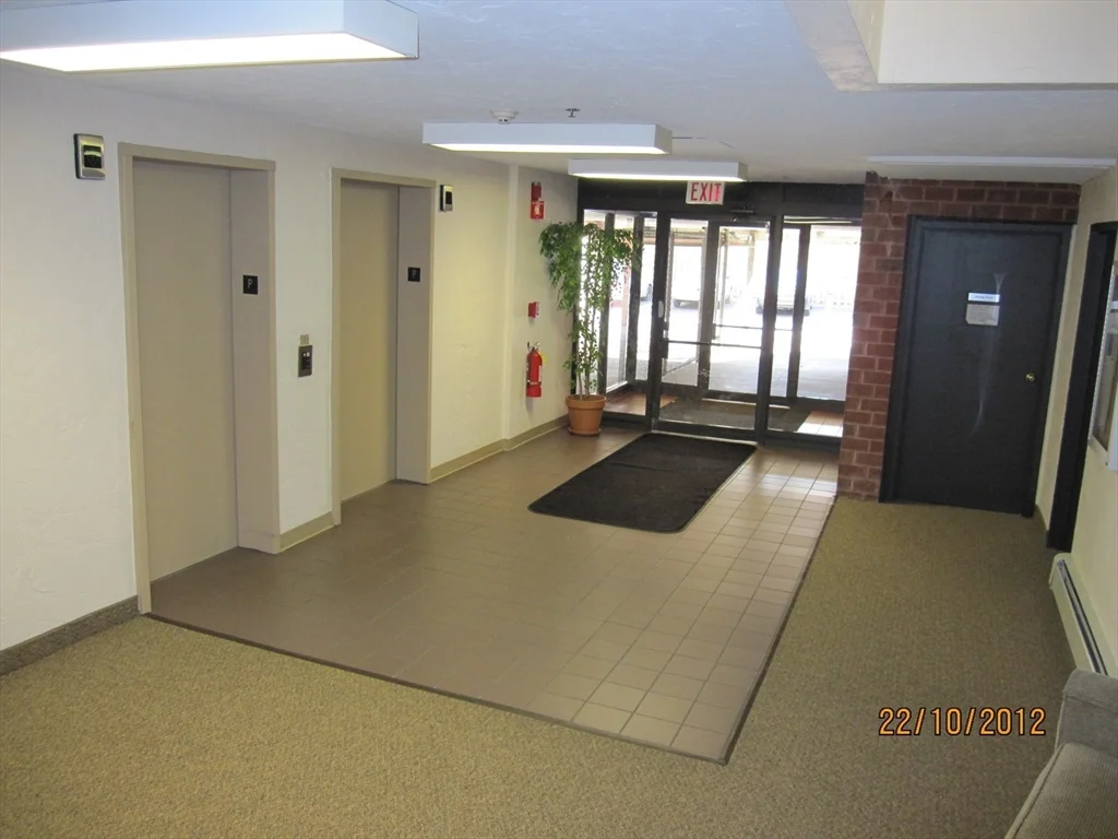 2 bed, 2 bath apartment for rent at 180 Green St Unit 413, Melrose — photo 3 of 16