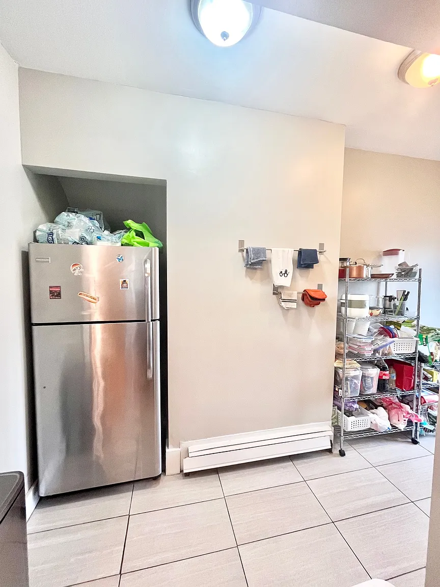 3 bed, 1 bath apartment for rent at 180 Hillside St Unit 1, Mission Hill — photo 6 of 12