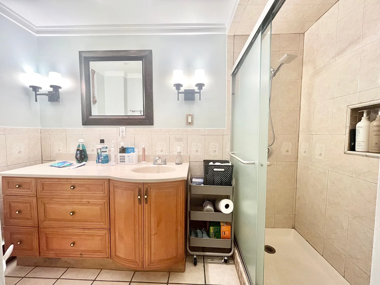 3 bed, 1 bath apartment for rent at 180 Hillside St Unit 1, Mission Hill — photo 10 of 12