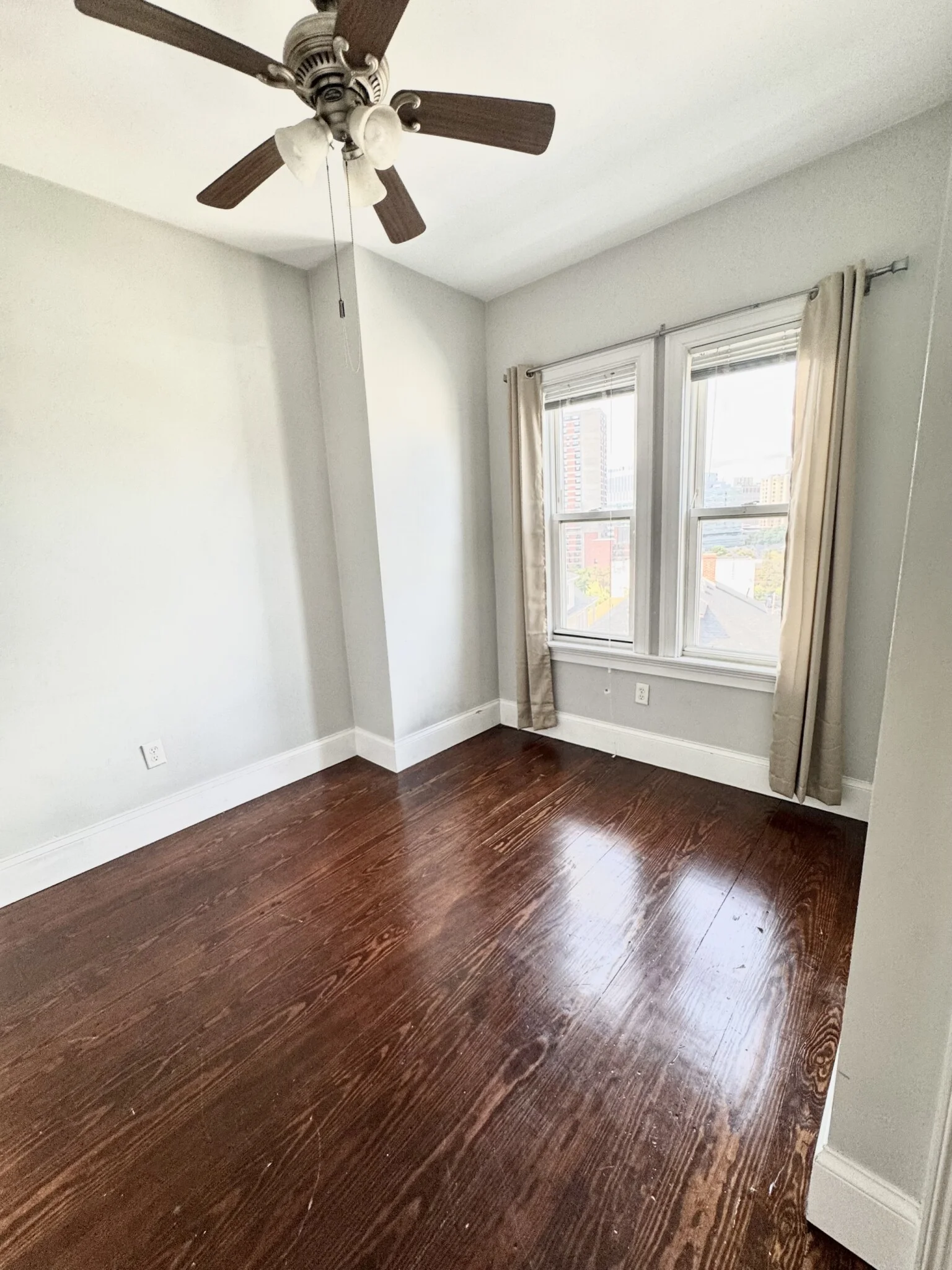 4 bed, 1 bath apartment for rent at 180 Hillside St Unit 3, Mission Hill — photo 7 of 14