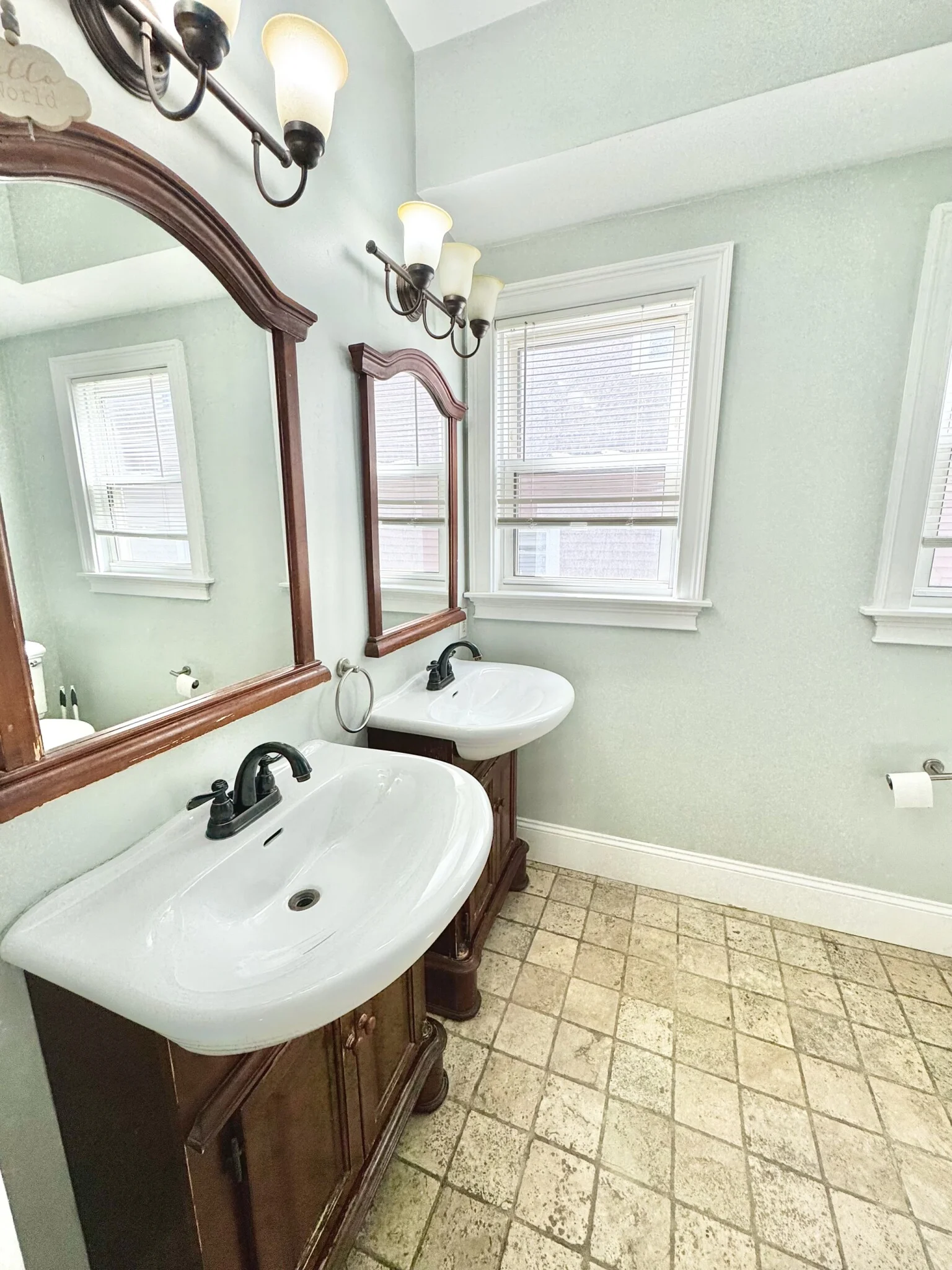 4 bed, 1 bath apartment for rent at 180 Hillside St Unit 3, Mission Hill — photo 11 of 14