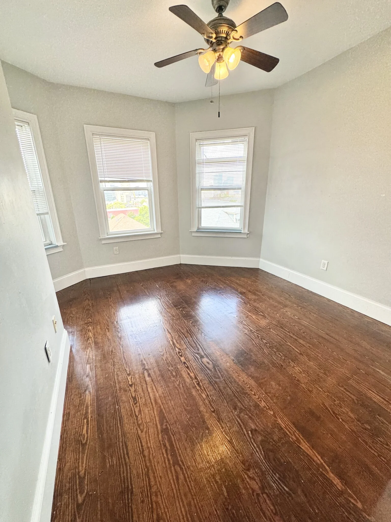 4 bed, 1 bath apartment for rent at 180 Hillside St Unit 3, Mission Hill — photo 3 of 14