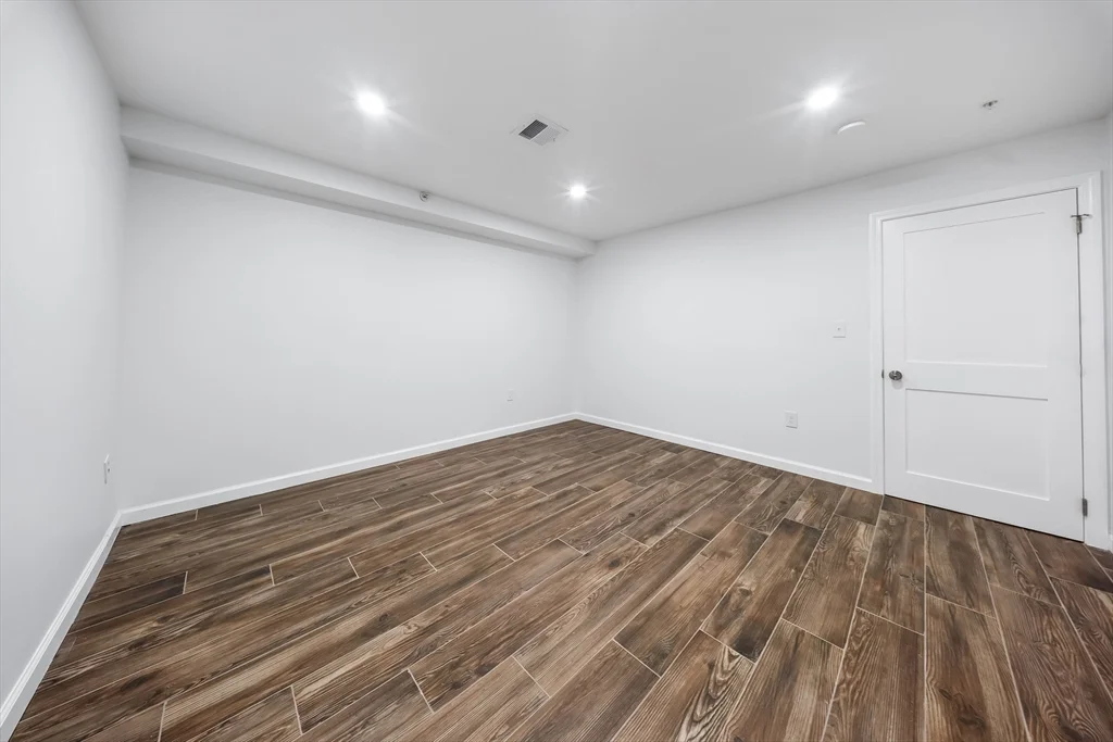3 bed, 1 bath apartment for rent at 180 Jackson St Unit A, North Lawrence — photo 6 of 10