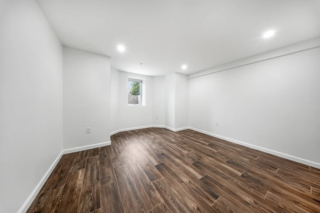 3 bed, 1 bath apartment for rent at 180 Jackson St Unit A, North Lawrence — photo 5 of 10