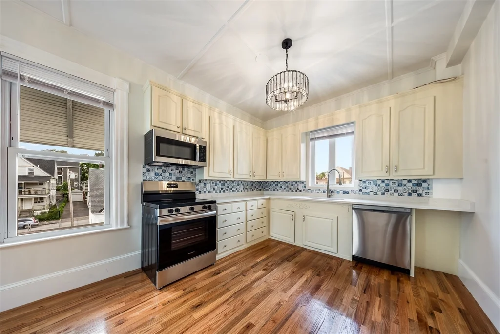 1 bed, 1 bath apartment for rent at 180 Jackson St Unit C, Lawrence — photo 2 of 6