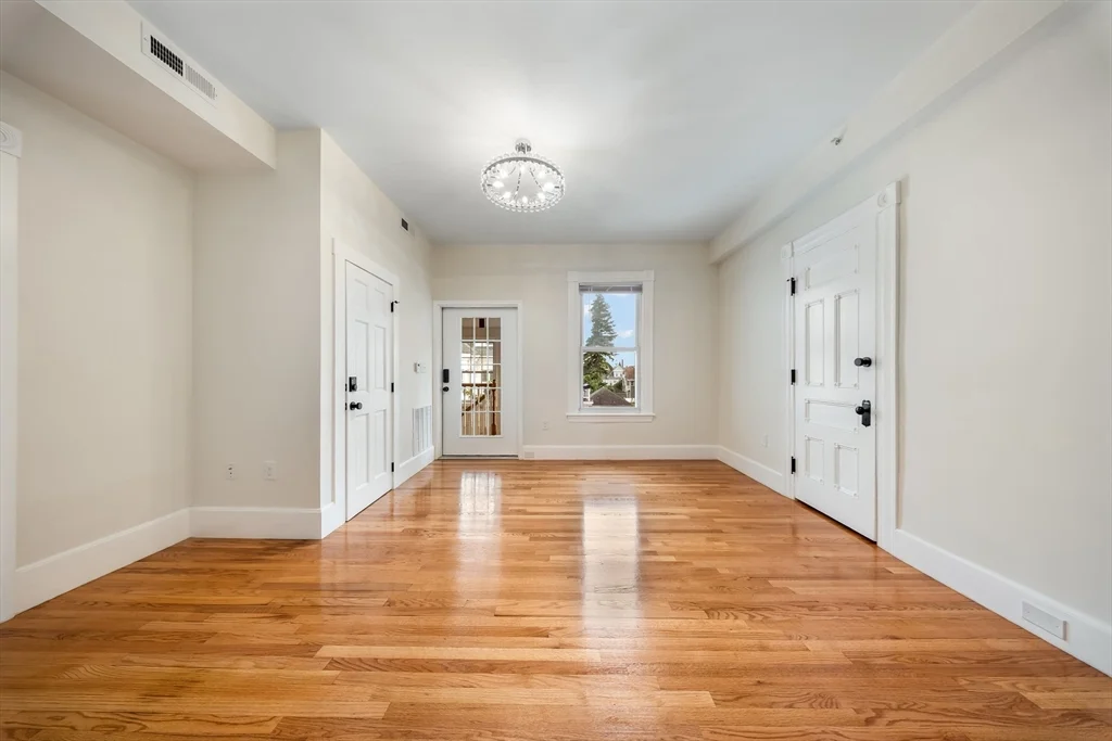 1 bed, 1 bath apartment for rent at 180 Jackson St Unit C, Lawrence — photo 1 of 6