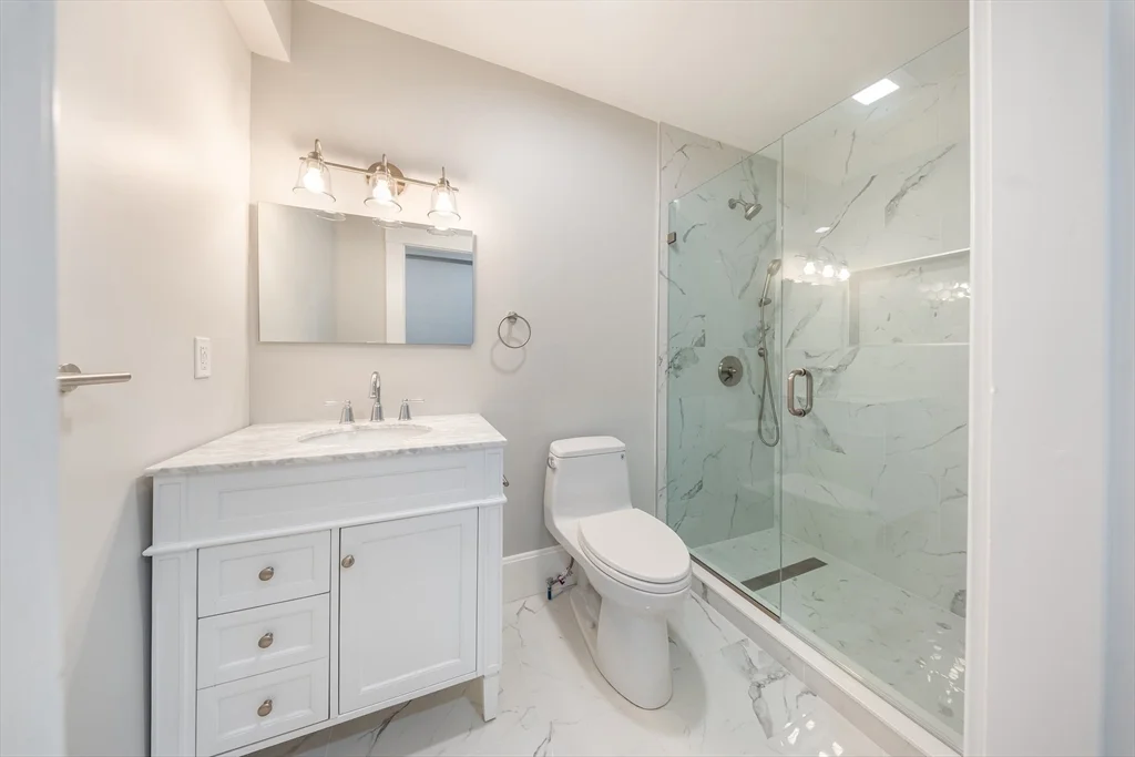 3 bed, 1 bath apartment for rent at 180 Jackson St Unit D, North Lawrence — photo 3 of 11
