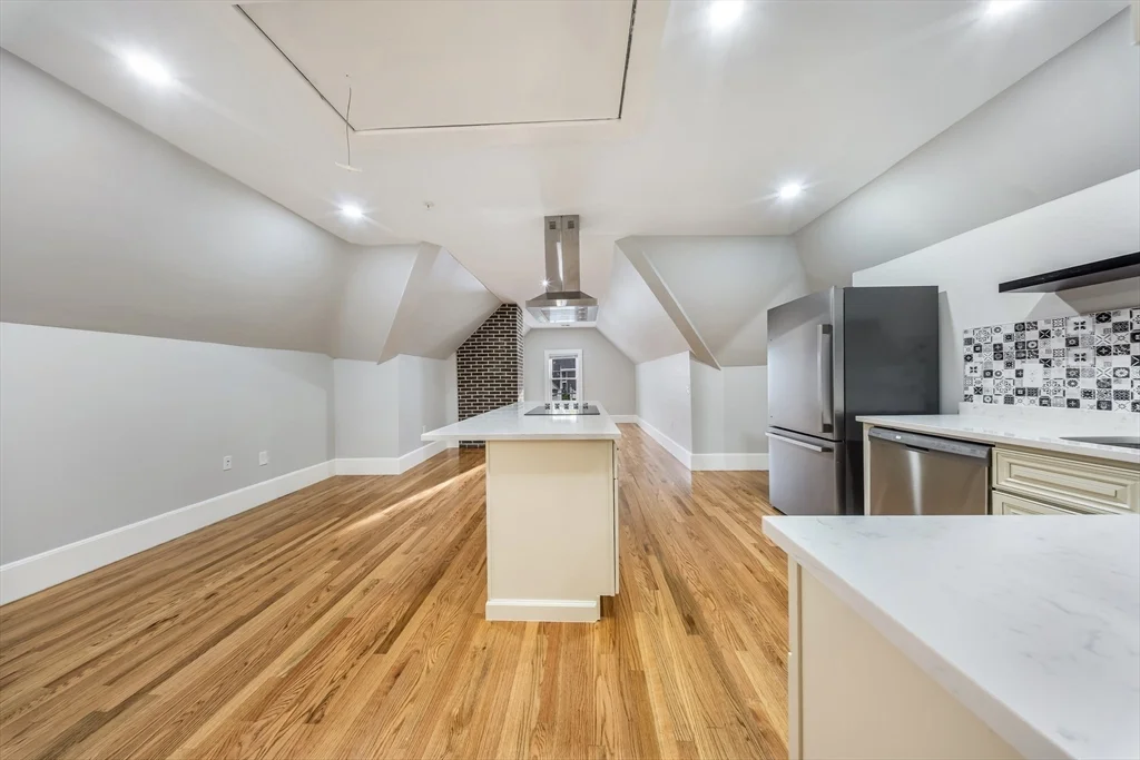 3 bed, 1 bath apartment for rent at 180 Jackson St Unit D, North Lawrence — photo 2 of 11