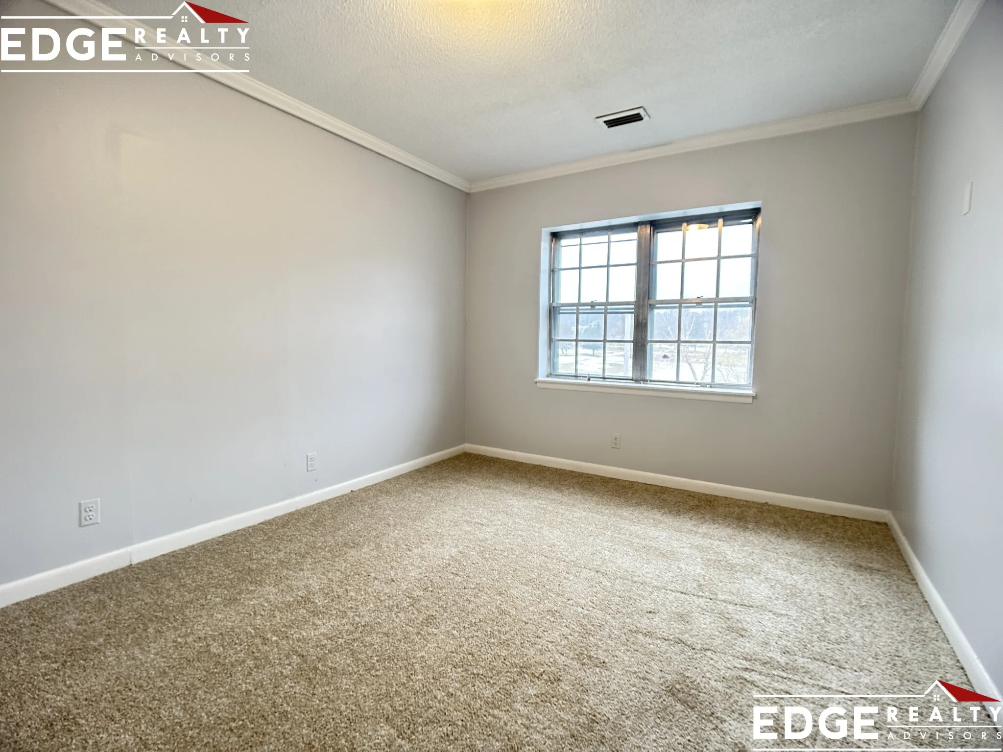 3 bed, 2 bath apartment for rent at 180 Lake Shore Rd Unit 4, Oak Square — photo 8 of 8
