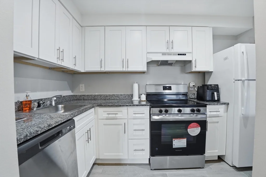 1 bed, 1 bath apartment for rent at 180 Main St Unit B34, Bridgewater — photo 10 of 20