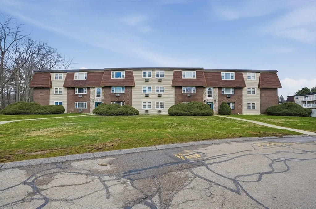 1 bed, 1 bath apartment for rent at 180 Main St Unit B34, Bridgewater — photo 1 of 20