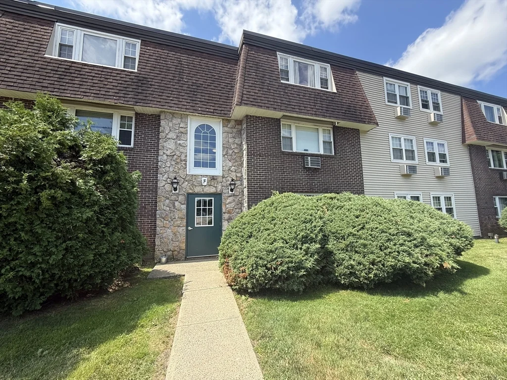 1 bed, 1 bath apartment for rent at 180 Main St Unit F140, Bridgewater — photo 1 of 14