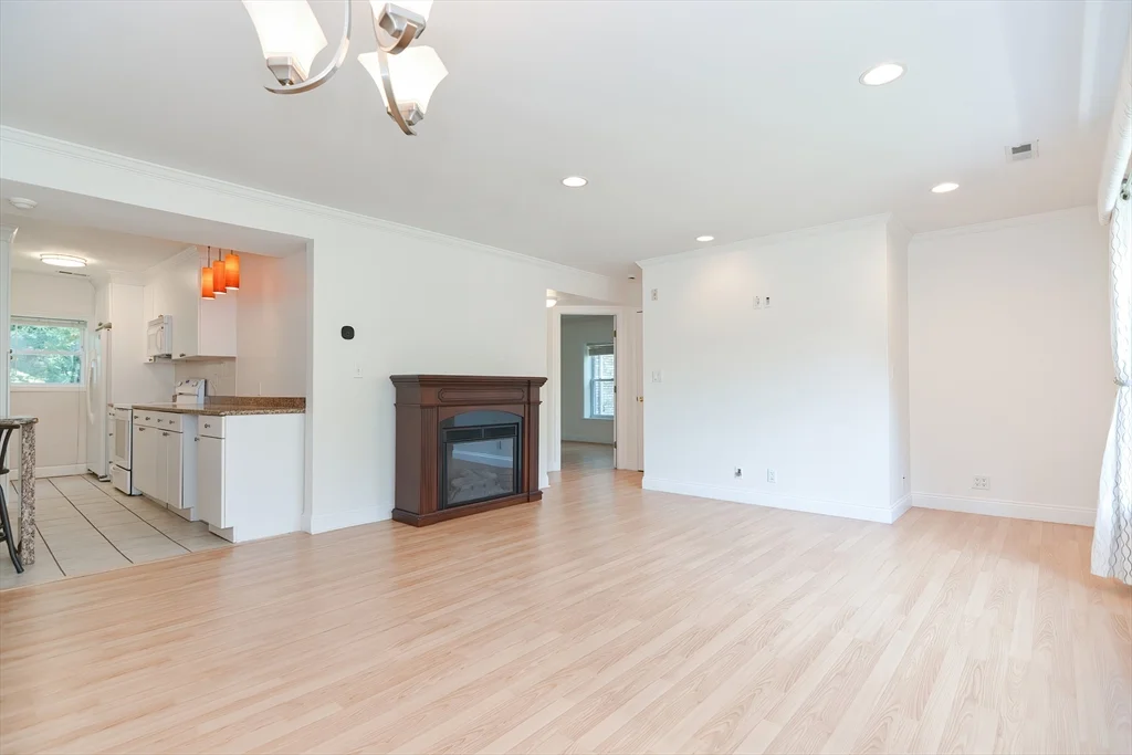 2 bed, 2 bath apartment for rent at 180 Newton St Unit 2, New Bedford — photo 3 of 30