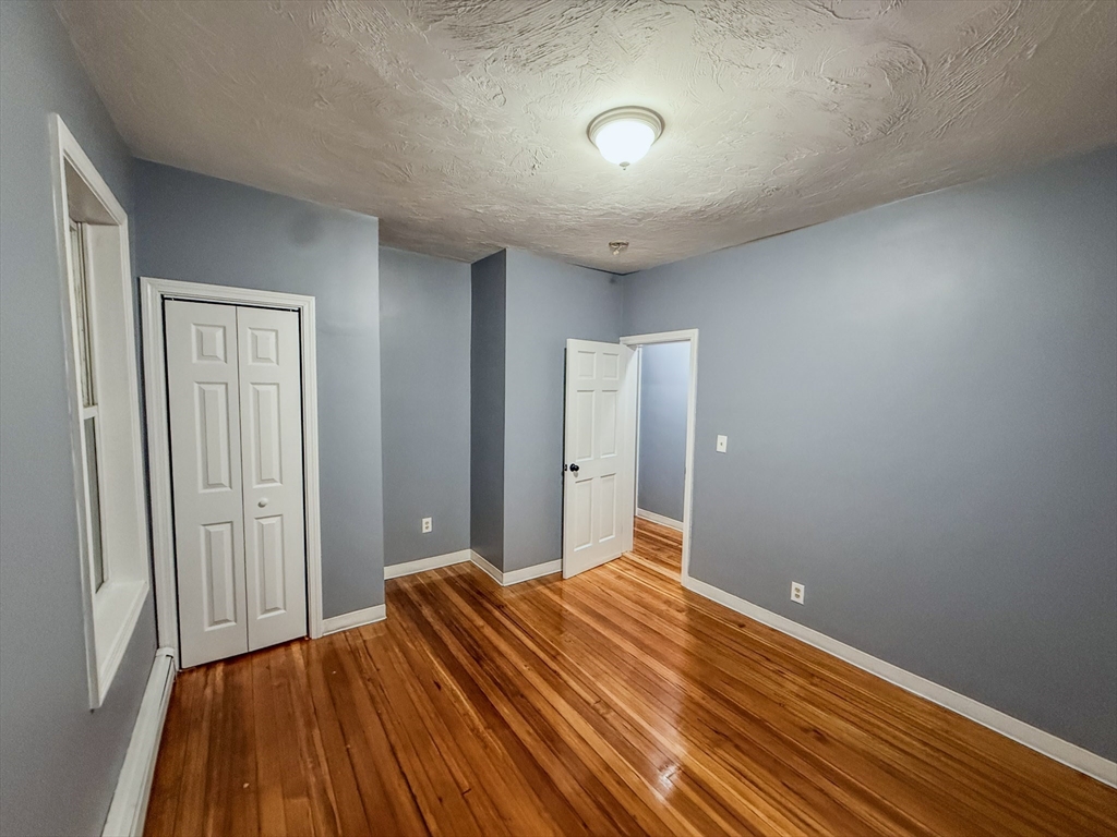 4 bed, 1 bath apartment for rent at 180 Quincy St Unit 3, Boston — photo 6 of 14