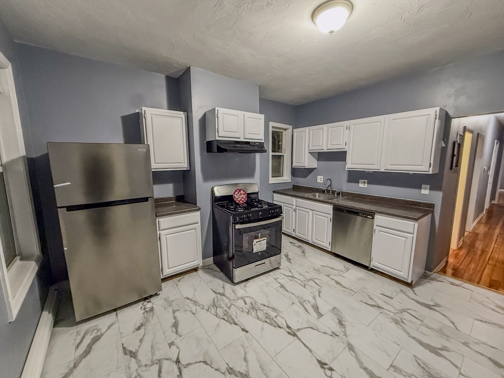 4 bed, 1 bath apartment for rent at 180 Quincy St Unit 3, Boston — photo 12 of 14