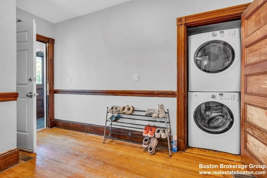 6 bed, 2 bath apartment for rent at 180 Saint Alphonsus St Unit 3, Mission Hill — photo 16 of 39