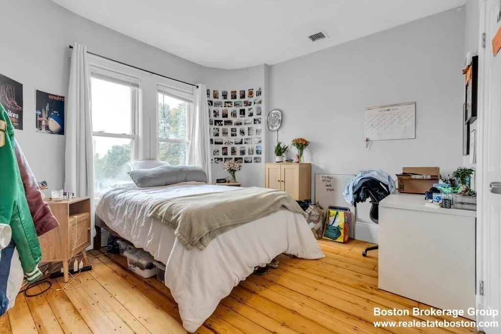 6 bed, 2 bath apartment for rent at 180 Saint Alphonsus St Unit 3, Mission Hill — photo 6 of 39