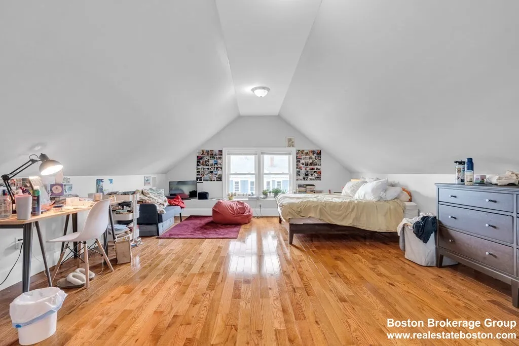 6 bed, 2 bath apartment for rent at 180 Saint Alphonsus St Unit 3, Mission Hill — photo 5 of 39
