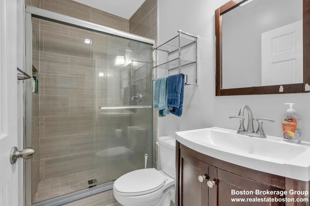5 bed, 2 bath apartment for rent at 180 St Alphonsus Unit 2, Mission Hill — photo 15 of 16