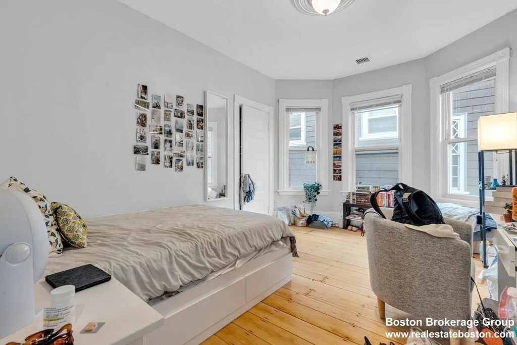 5 bed, 2 bath apartment for rent at 180 St Alphonsus Unit 2, Mission Hill — photo 9 of 16