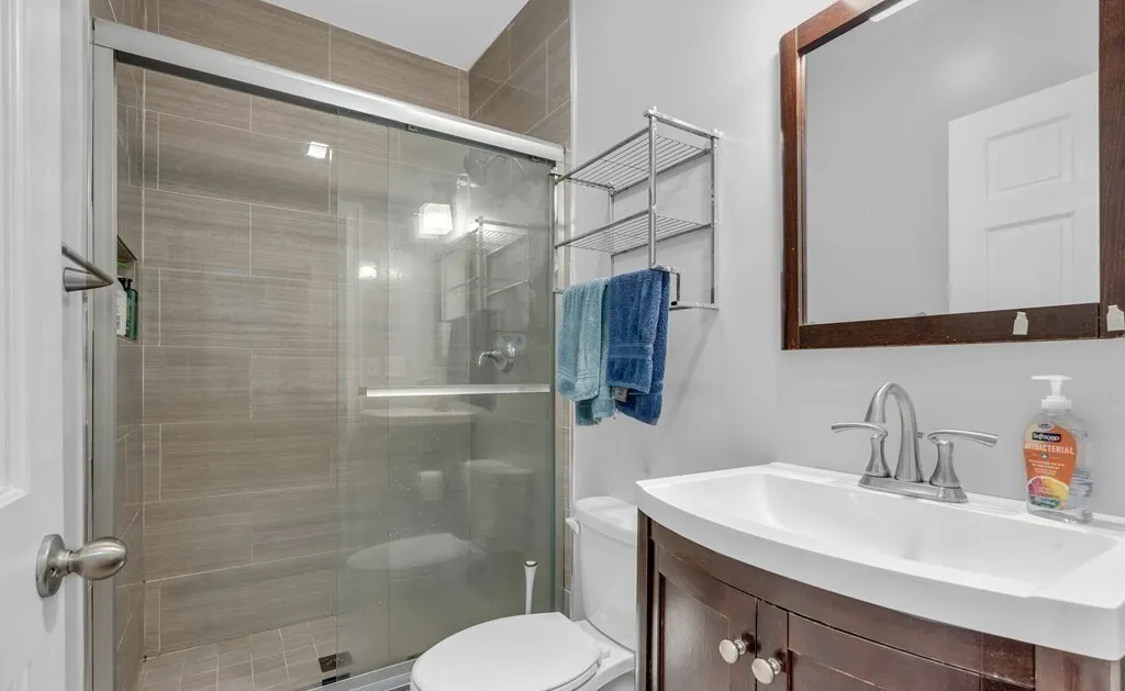 6 bed, 2 bath apartment for rent at 180 St Alphonsus Unit 3, Boston — photo 14 of 14