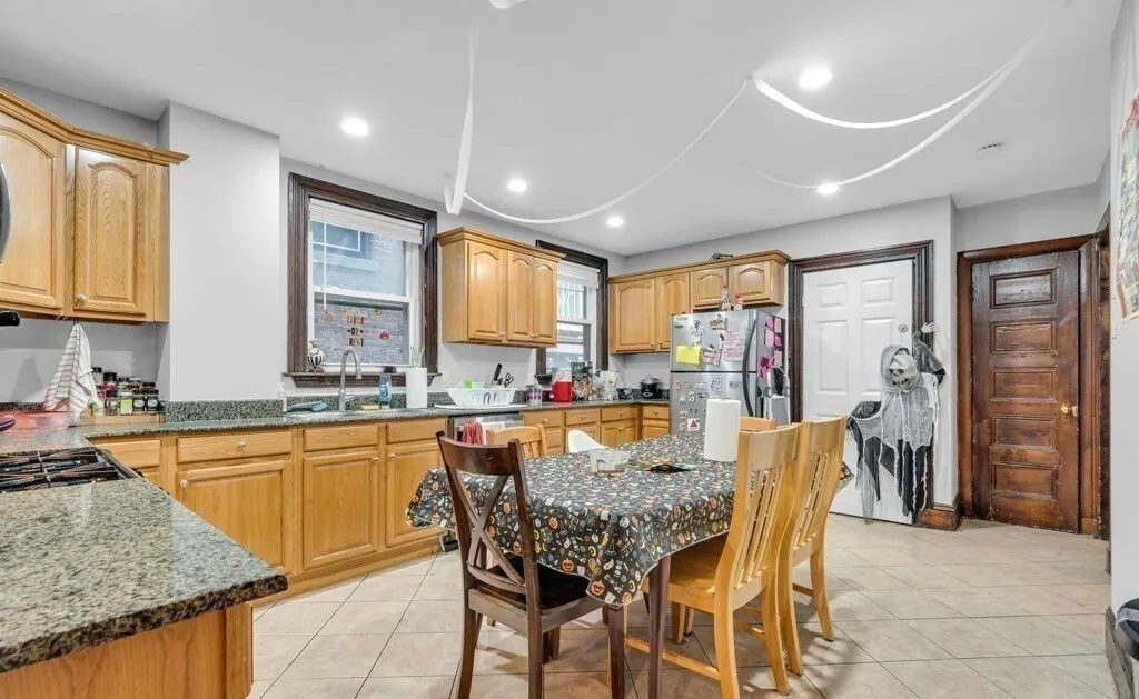 6 bed, 2 bath apartment for rent at 180 St Alphonsus Unit 3, Boston — photo 1 of 14