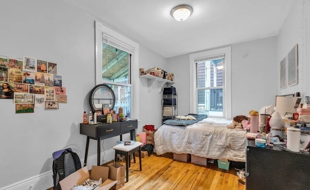 6 bed, 2 bath apartment for rent at 180 St Alphonsus Unit 3, Boston — photo 8 of 14