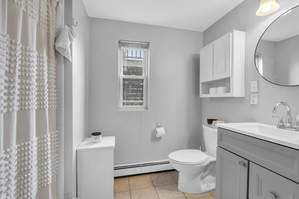 3 bed, 1 bath apartment for rent at 180 W 8th Unit 2, South Boston — photo 13 of 17