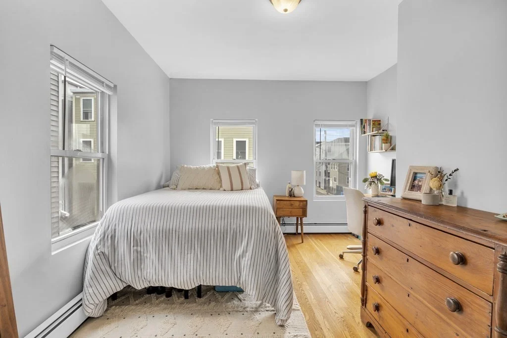 3 bed, 1 bath apartment for rent at 180 W 8th Unit 2, South Boston — photo 5 of 17