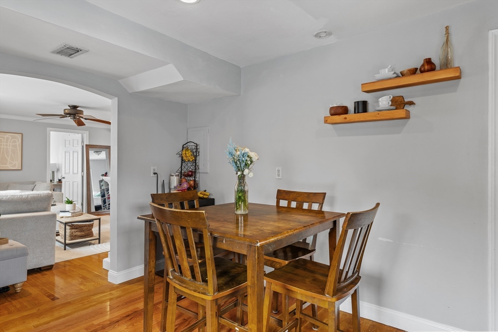 3 bed, 1 bath apartment for rent at 180 W 8th Unit 3, South Boston — photo 2 of 11