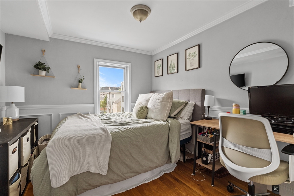 3 bed, 1 bath apartment for rent at 180 W 8th Unit 3, South Boston — photo 8 of 11