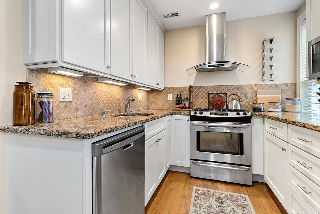 2 bed, 1 bath apartment for rent at 180 W Seventh St Unit 2, Boston — photo 2 of 12