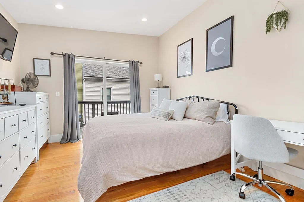 2 bed, 1 bath apartment for rent at 180 W Seventh St Unit 2, Boston — photo 6 of 12