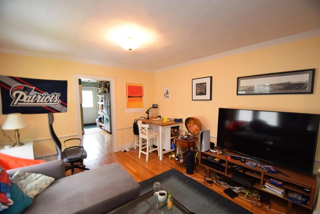 4 bed, 2 bath apartment for rent at 180 Washington St Unit 2, Brighton — photo 4 of 17